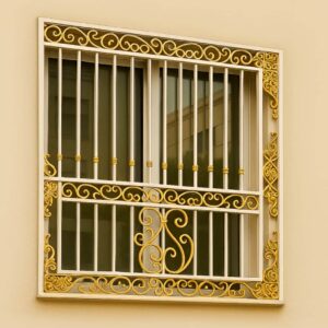 حفاظ پنجره کلاسیک سلطنتی در اهواز