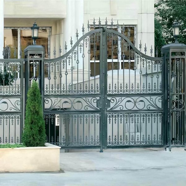 درب فلزی انگلیسی کلاسیک در اهواز