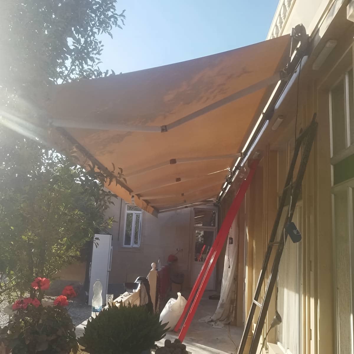 سایبان برقی در اهواز با موتور ساید برای دهانه بزرگ