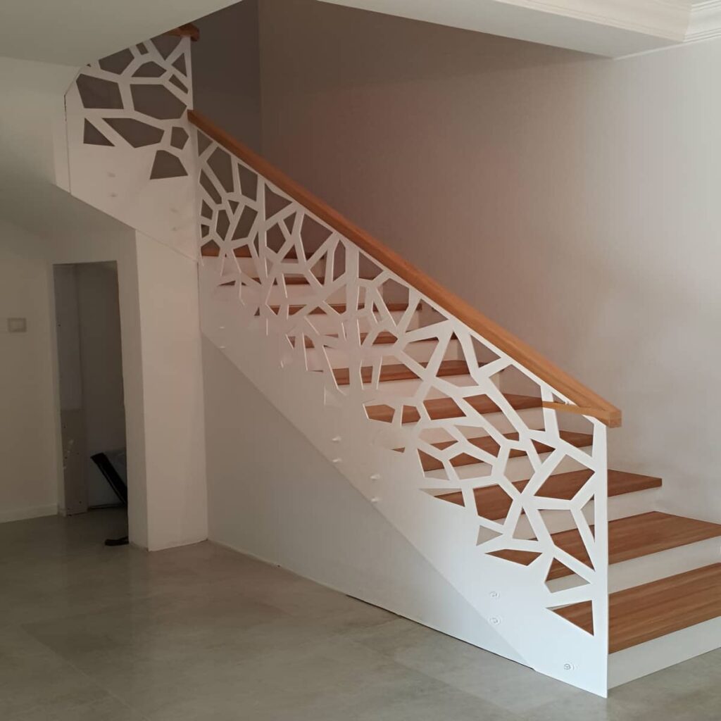 پنل نرده CNC در اهواز با طرح هندسی دکوراتیو