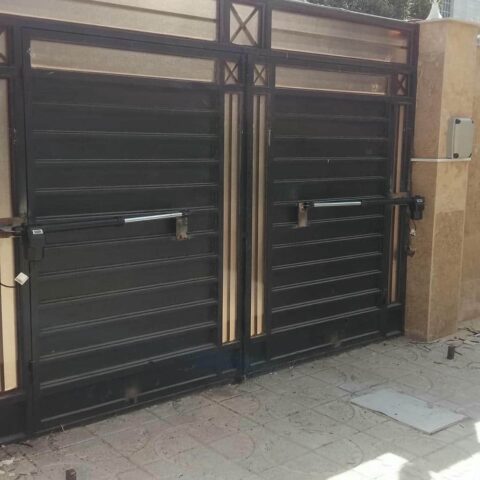 سفارش تخصصی جک ریلی و بازویی برای درب پارکینگ در اهواز