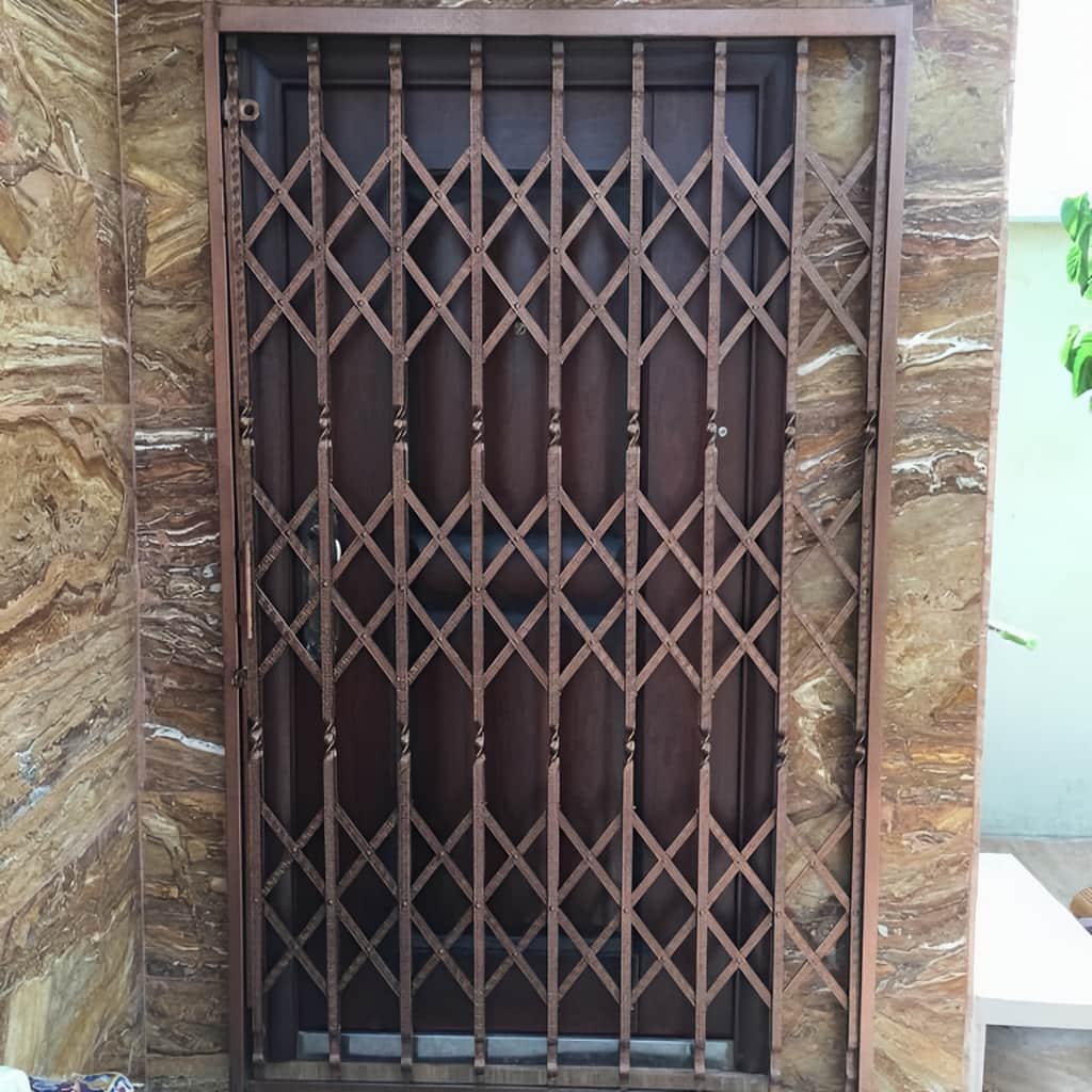 سفارش درب آکاردئونی سه گل تسمه متناسب با ورودی در اهواز