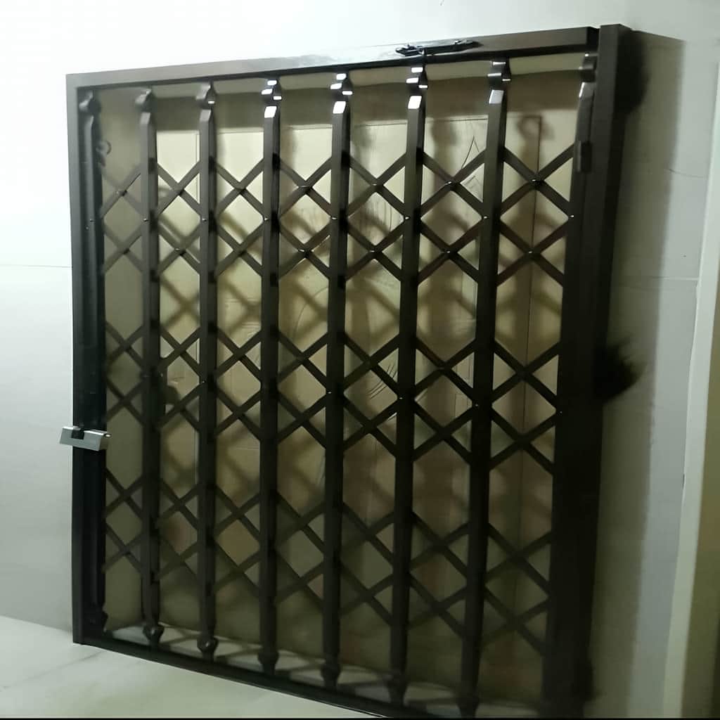 خدمات اندازه گیری درب آکاردئونی سه گل پیش از سفارش در اهواز