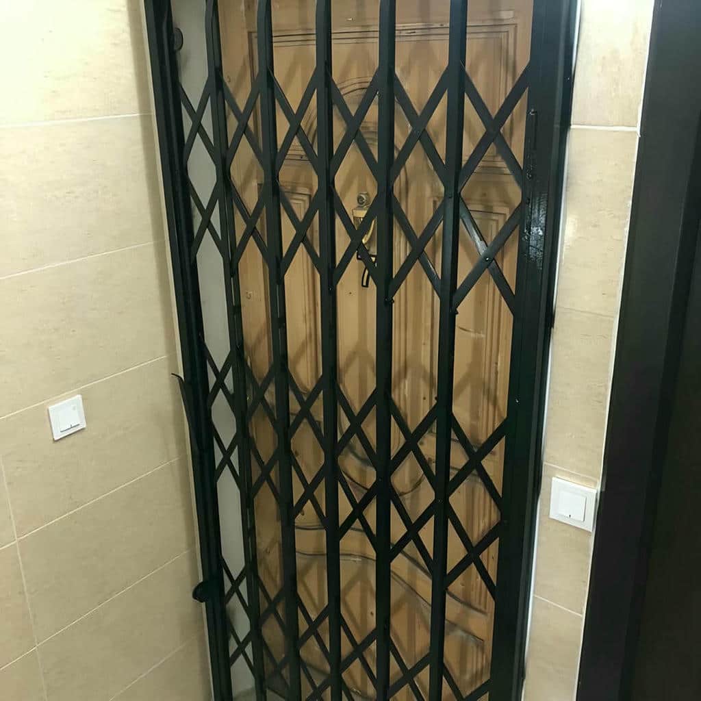 سفارش درب آکاردئونی طلایی سلطنتی متناسب با ورودی در اهواز