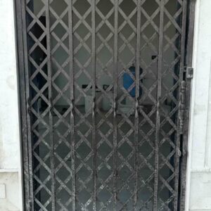 7 مدل درب آکاردئونی تسمه پهن آهنی در اهواز