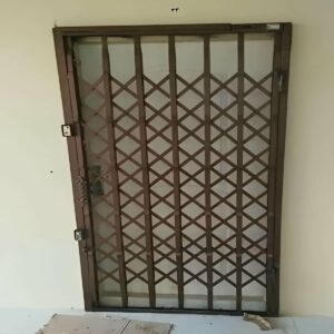 6 طرح درب آکاردئونی شیک قفل دار در اهواز