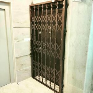 6 طرح درب آکاردئونی مدرن مشکی ورودی اداری در اهواز
