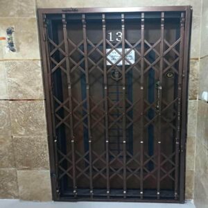 14 طرح حفاظ پشت درب آپارتمان ریلی در اهواز