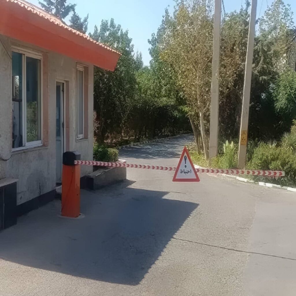 راهبند تلسکوپی با موتور متناسب پارکینگ در اهواز