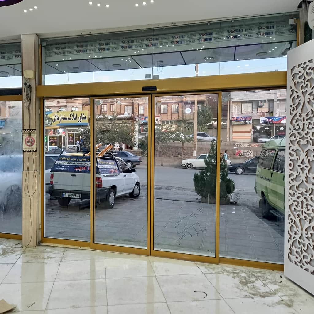 خدمات درب اتوماتیک شیشه ای سنسوردار برای فروشگاه در اهواز