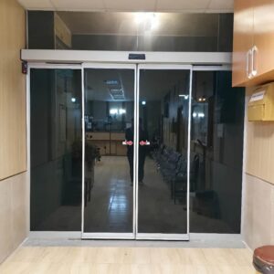 10 مدل درب اتوماتیک شیشه ای دو لنگه کشویی در اهواز
