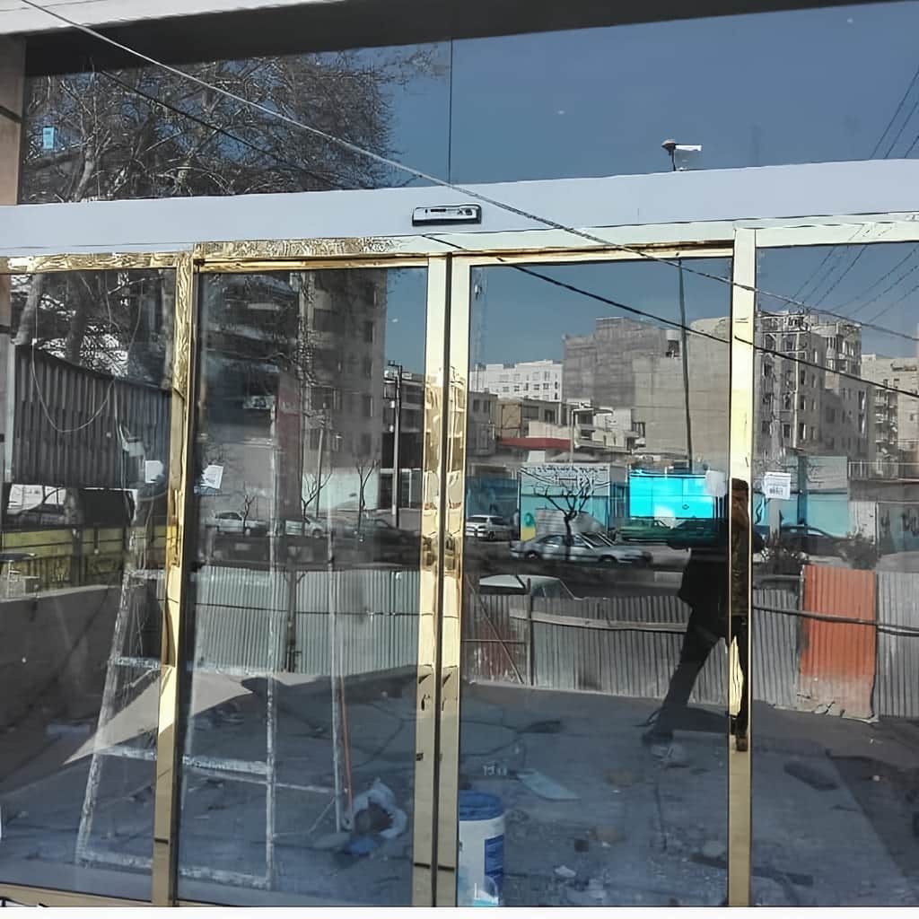 تعمیر درب شیشه ای لمینت اتوماتیک و تنظیم سنسور در اهواز