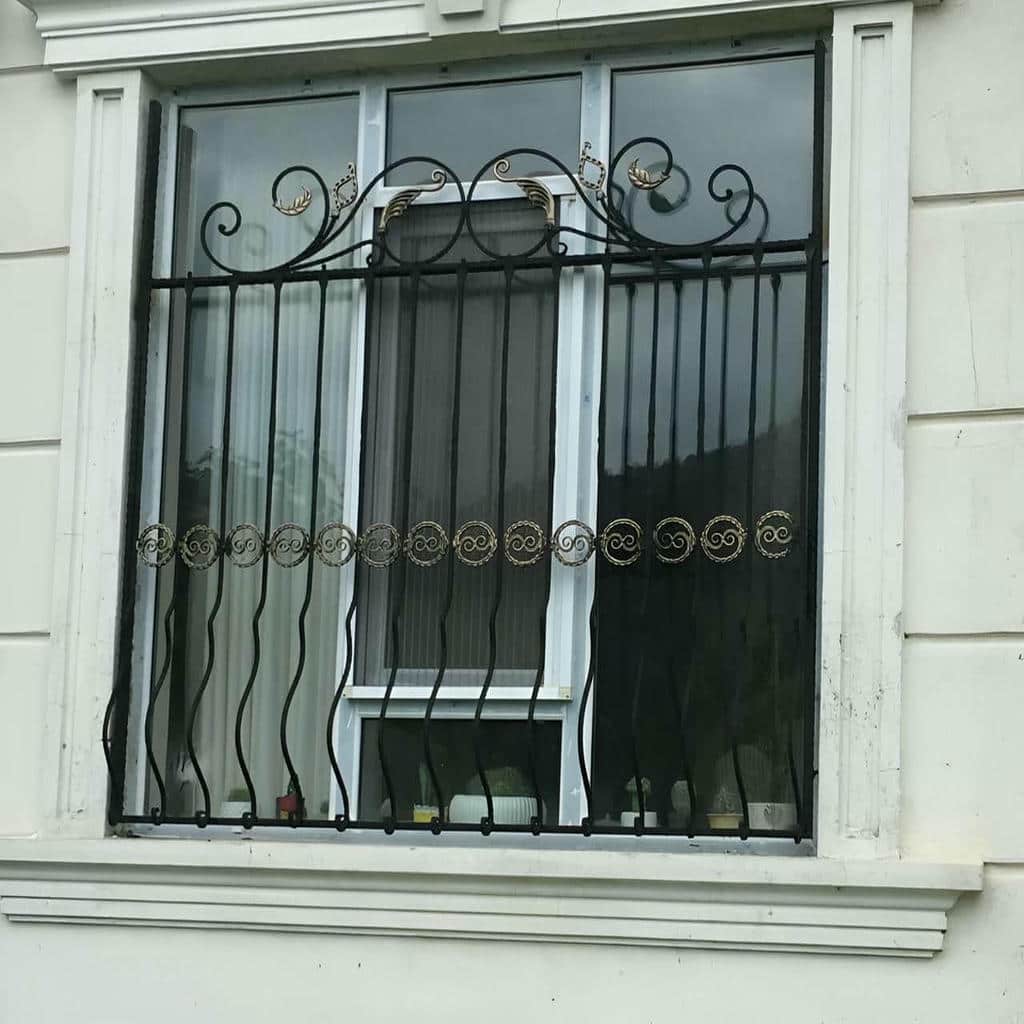 حفاظ پنجره مدرن شبکه هندسی مستطیلی با طراحی منظم در اهواز