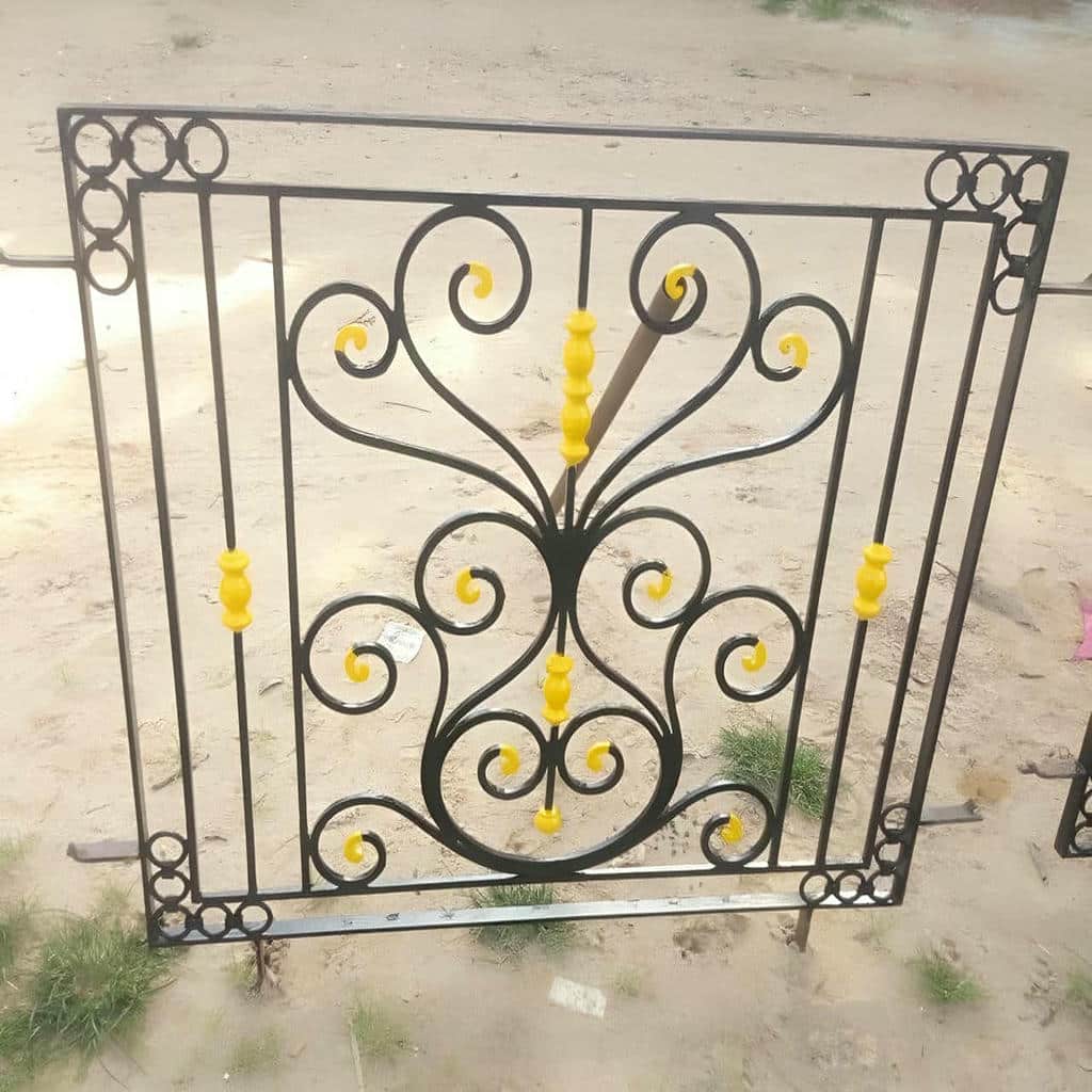 نصب نرده پنجره فلزی شاسی دار با کنترل نقاط مهار در اهواز