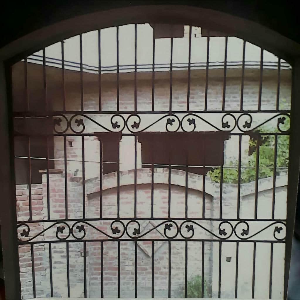حفاظ پنجره دوجداره ضد سرقت مدل لوزی برای پنجره ساختمان در اهواز حفاظ پنجره دوجداره ضد سرقت مدل لوزی برای پنجره ساختمان در اهواز