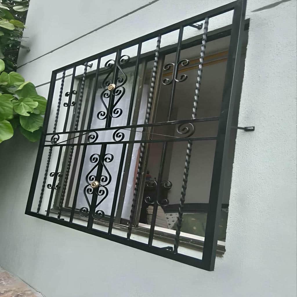 اجرای حفاظ پنجره رنگی کوره ای با کنترل نقاط اتصال در اهواز