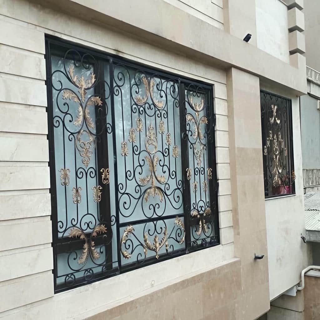نرده پنجره فلزی شاسی دار مدل عمودی با مشاوره انتخاب در اهواز
