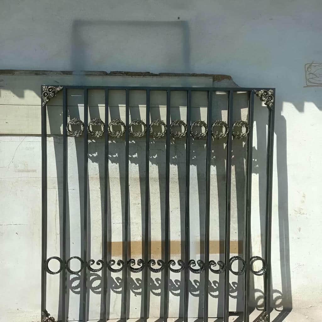 حفاظ پنجره رنگی کوره ای فرفورژه مناسب نمای ساختمان در اهواز حفاظ پنجره رنگی کوره ای فرفورژه مناسب نمای ساختمان در اهواز