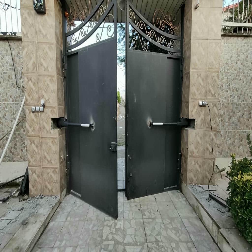 سفارش جک درب حیاط دو لنگه سنگین متناسب با وزن در اهواز