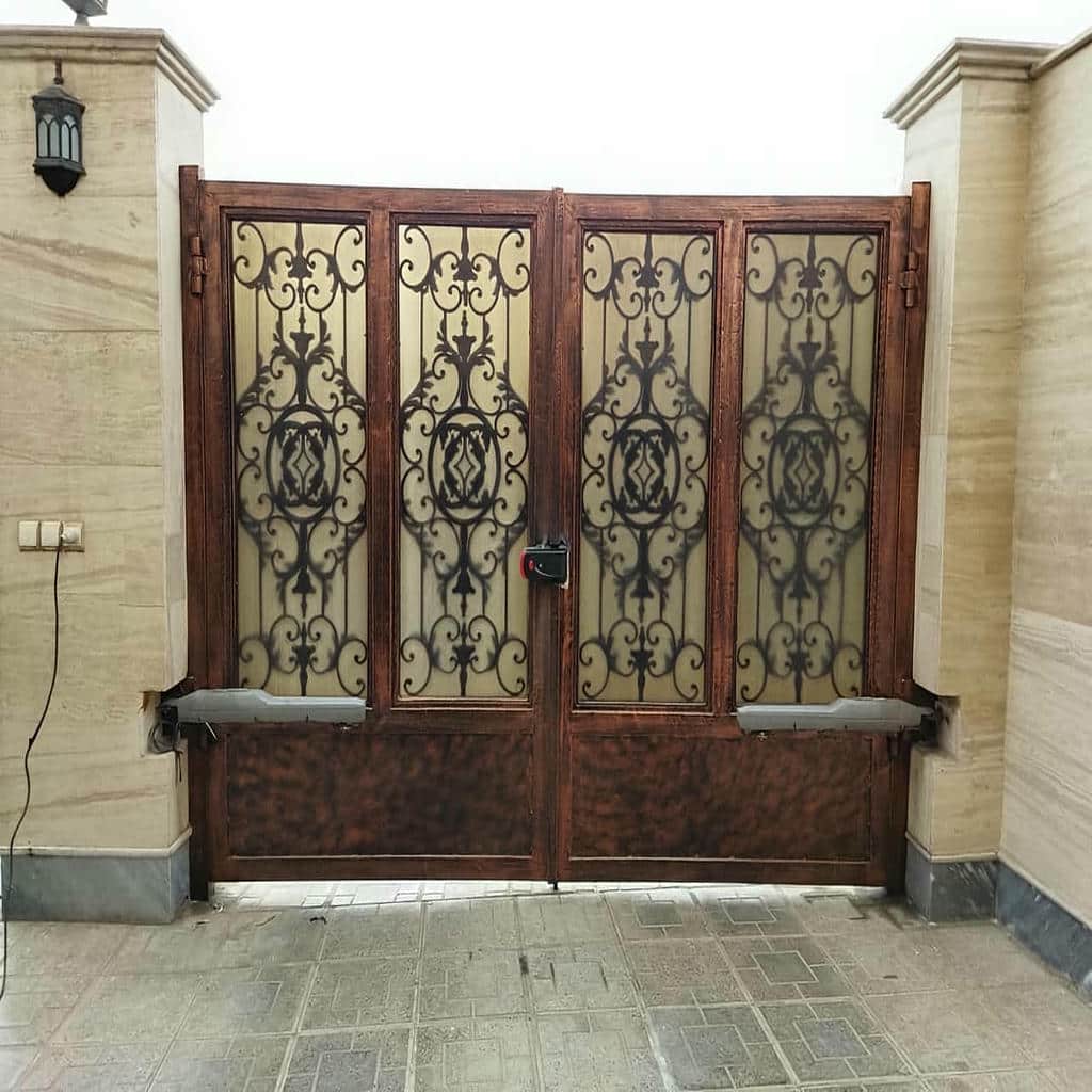 خدمات جک بازویی برای درب دو لنگه مسکونی در اهواز خدمات جک بازویی برای درب دو لنگه مسکونی در اهواز