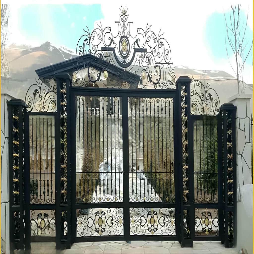 ساخت درب حیاط طرح چوب فلزی با پنل عمودی در اهواز