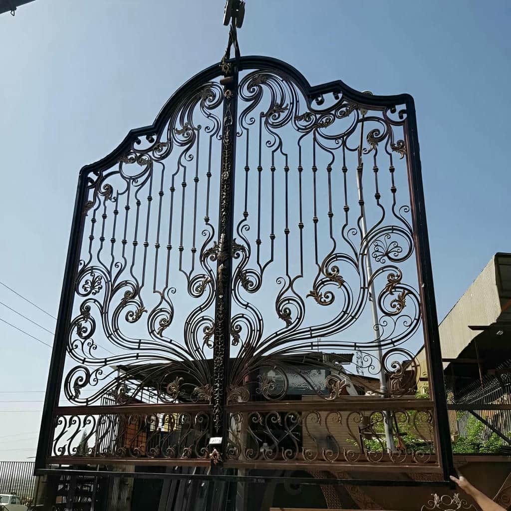 خرید درب پارکینگ ریلی ریل زمینی با بررسی مسیر حرکت در اهواز