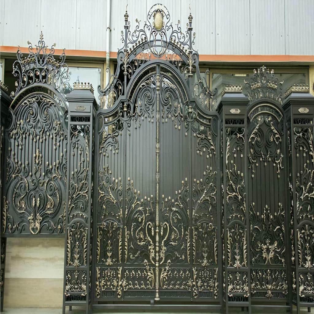 فروش درب پارکینگ لوکس ورودی ویلا با طرح کلاسیک در اهواز