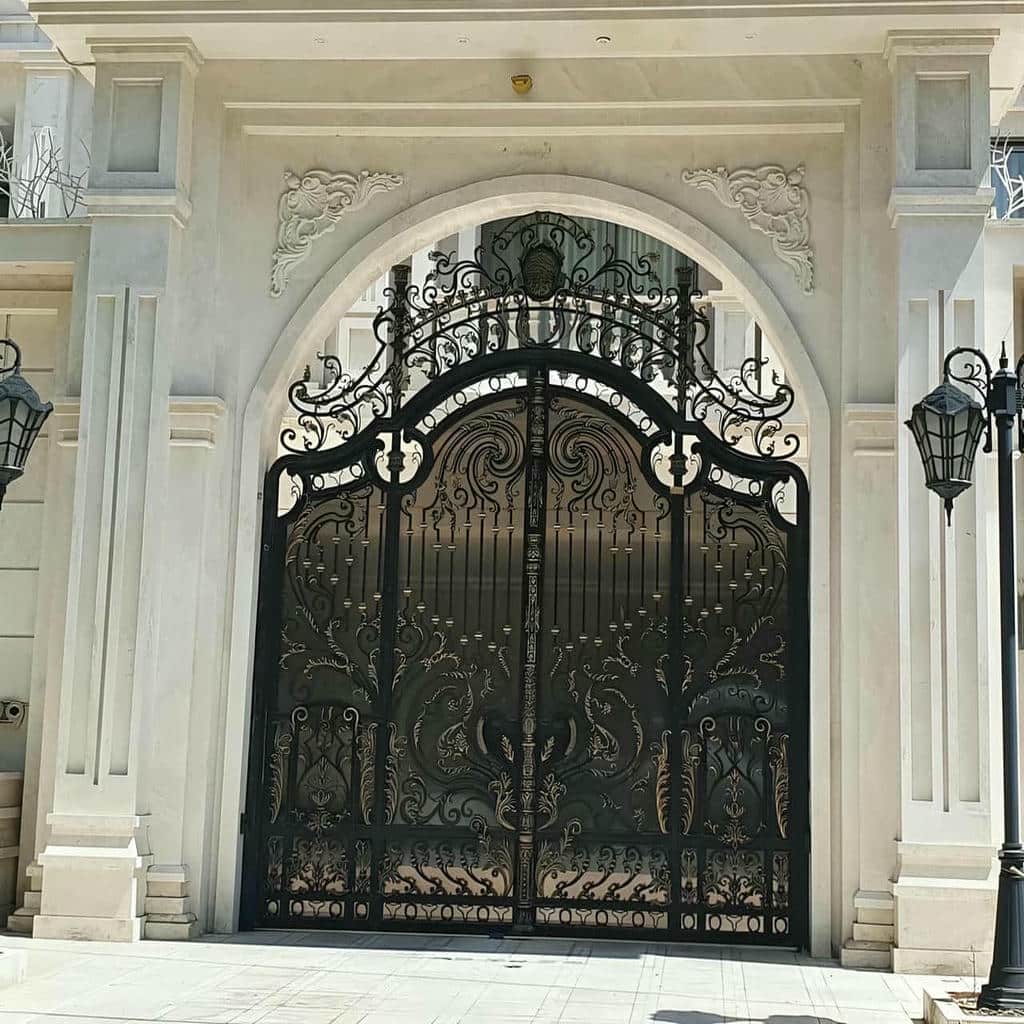 فروش درب پارکینگ مینیمال خطی با طرح عمودی در اهواز