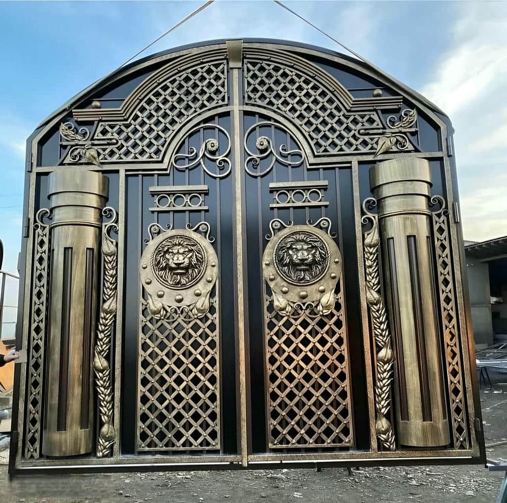 6 طرح درب حیاط فرفورژه نمای رومی در اهواز