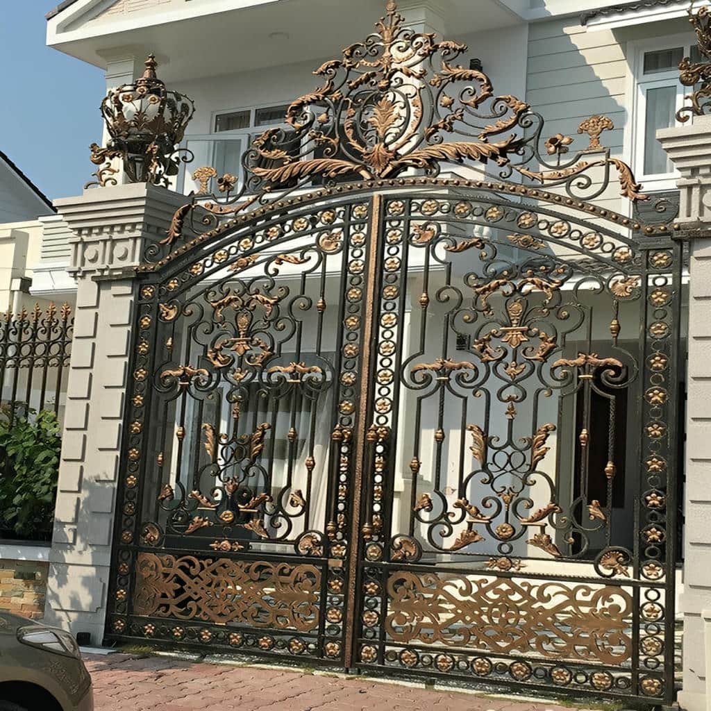 نصب درب ویلایی آهنی ضد زنگ در اهواز با فاصله مناسب از کف
