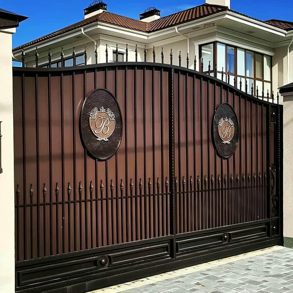 درب فرفورژه ویلایی لوکس با جزئیات متعادل در اهواز