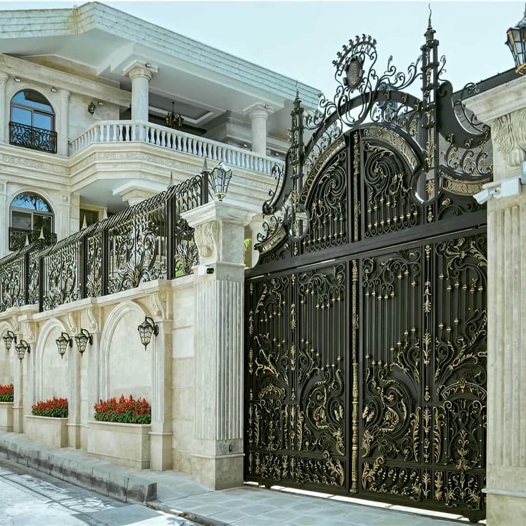 ساخت درب حیاط کشویی ریل زمینی ورق‌دار در اهواز