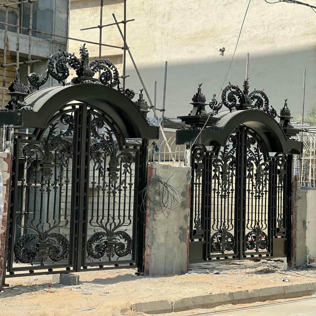 مشاوره انتخاب درب فلزی مدرن پنل مشبک در اهواز