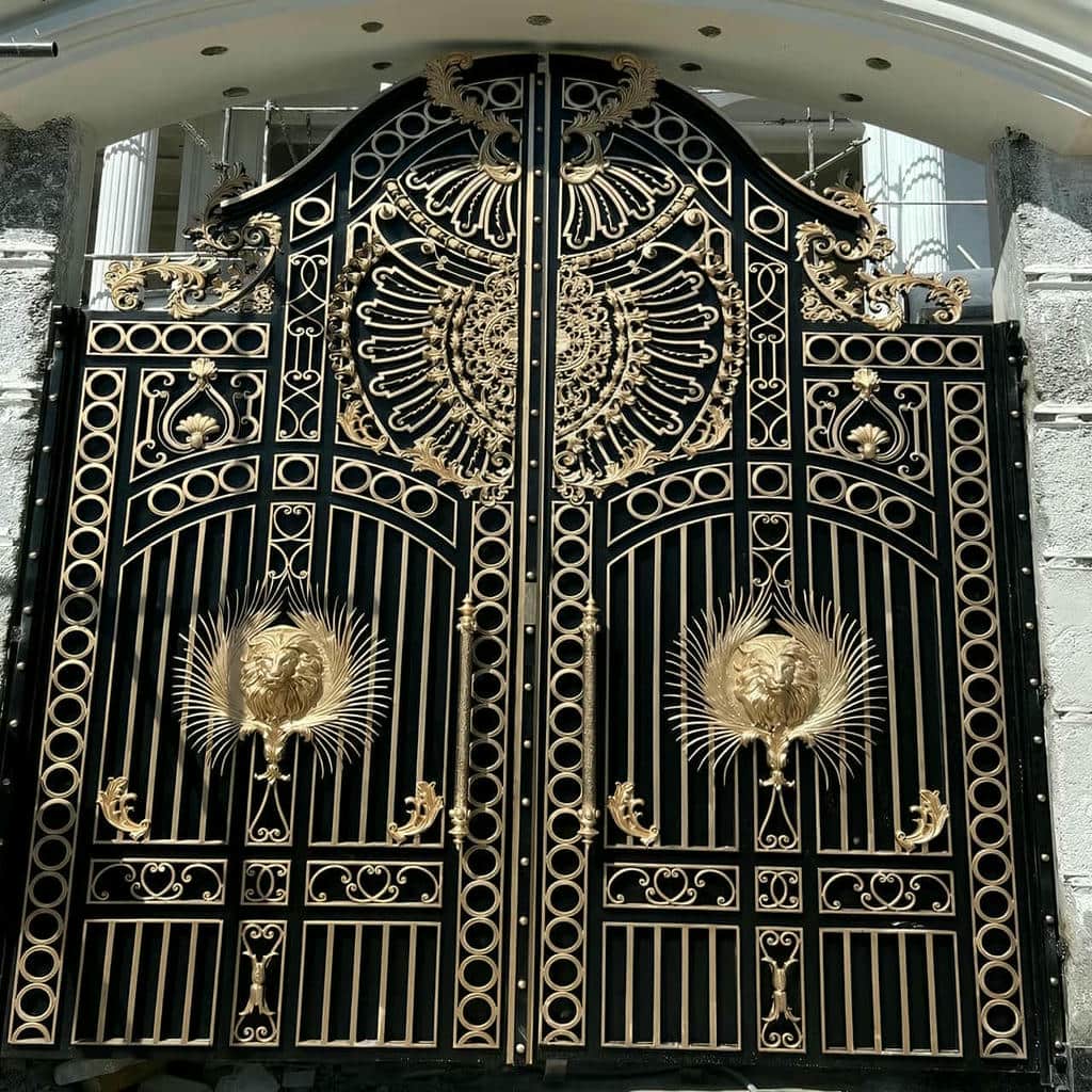 ساخت درب پارکینگ آهنی ساده قاب دار با پروفیل مناسب در اهواز ساخت درب پارکینگ آهنی ساده قاب دار با پروفیل مناسب در اهواز