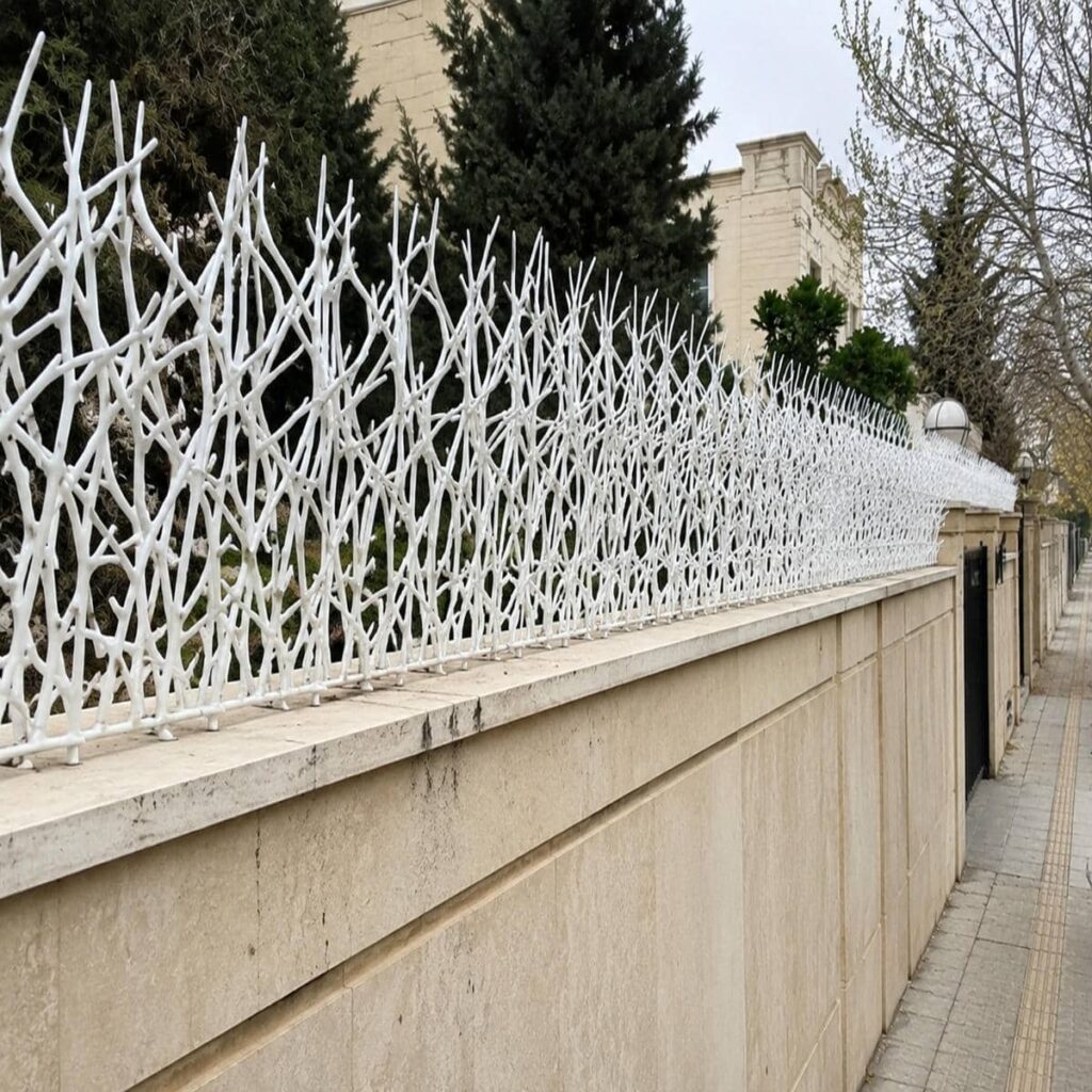 نصب نرده حفاظ دیوار ساده روی تاج سنگی در اهواز