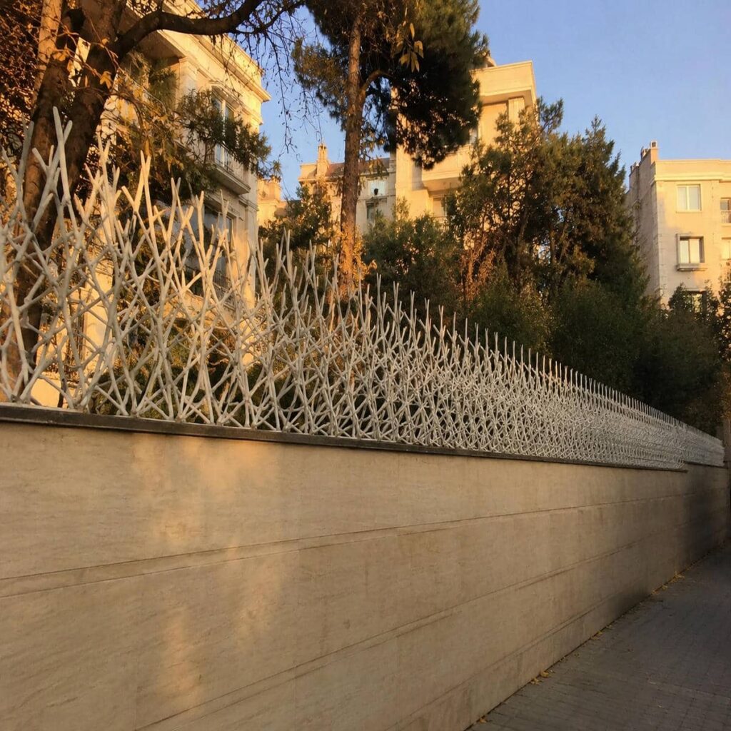 سفارش حفاظ دیوار سیم خاردار با بررسی فاصله پایهها در اهواز سفارش حفاظ دیوار سیم خاردار با بررسی فاصله پایهها در اهواز