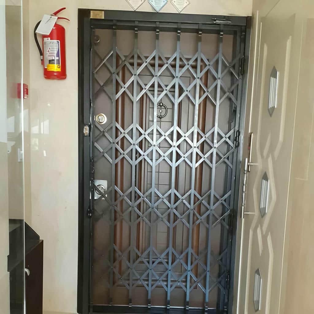 درب آکاردئونی آپارتمان نمای داخلی اهواز