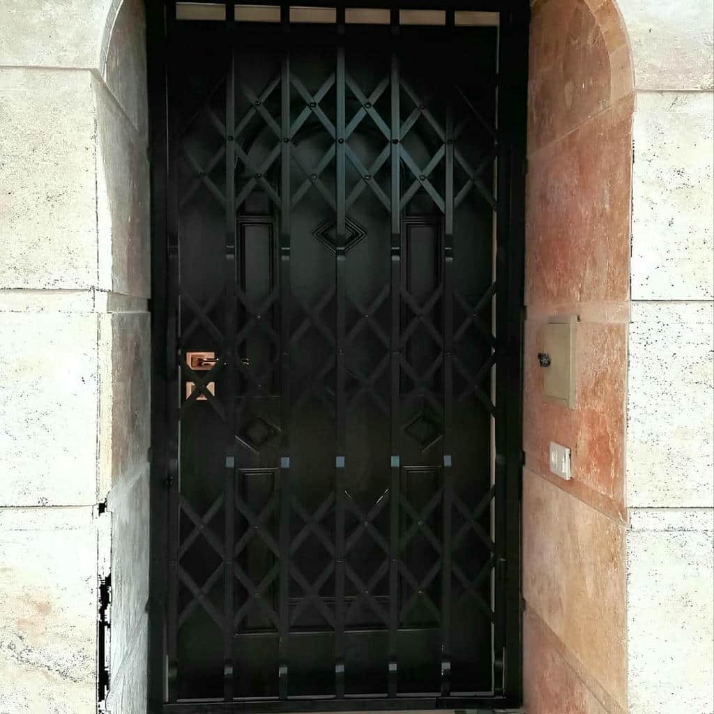 نرده جمع شونده آپارتمان اهواز نمای مدرن نرده جمع شونده آپارتمان اهواز نمای مدرن