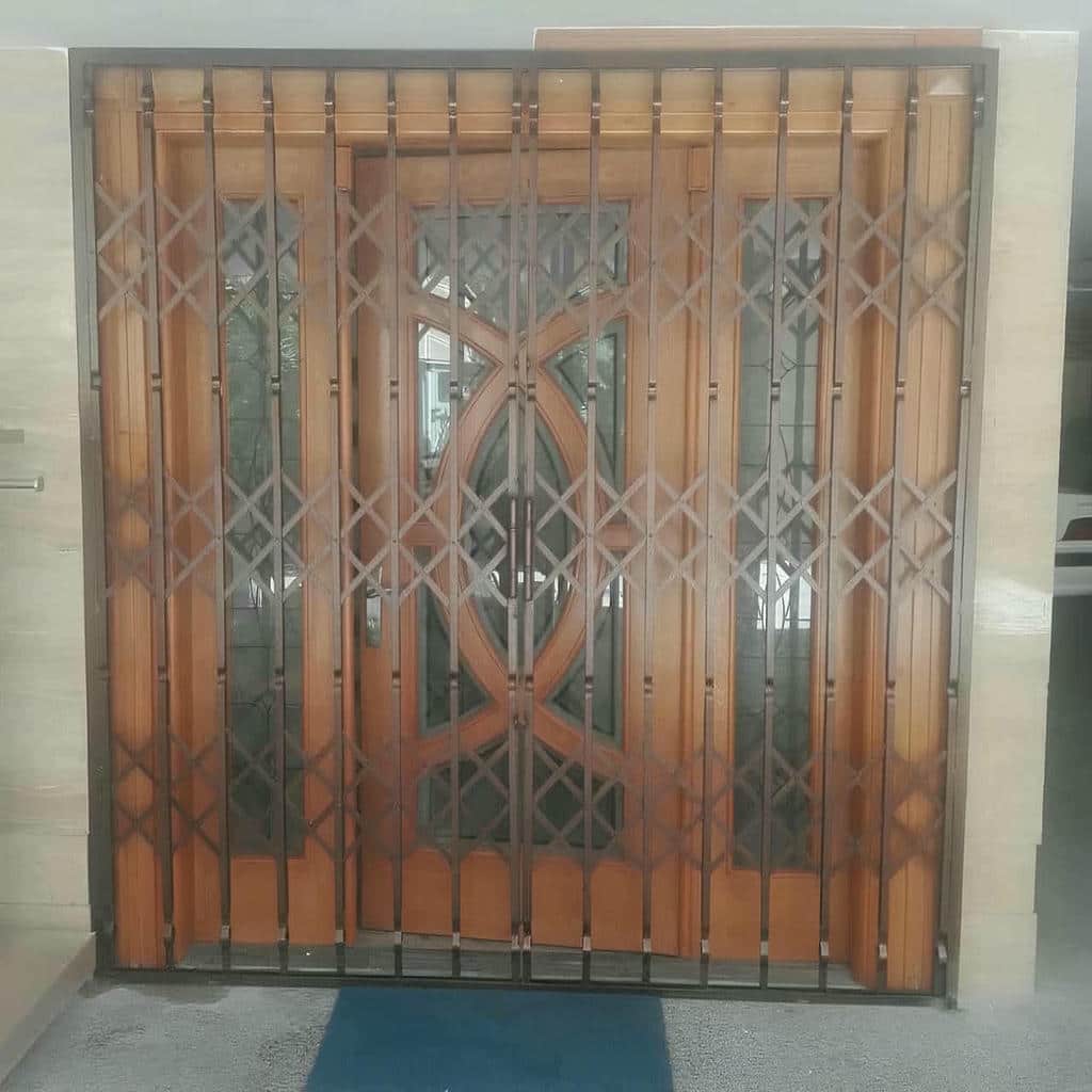 گارد آکاردئونی فلزی ورودی آپارتمان