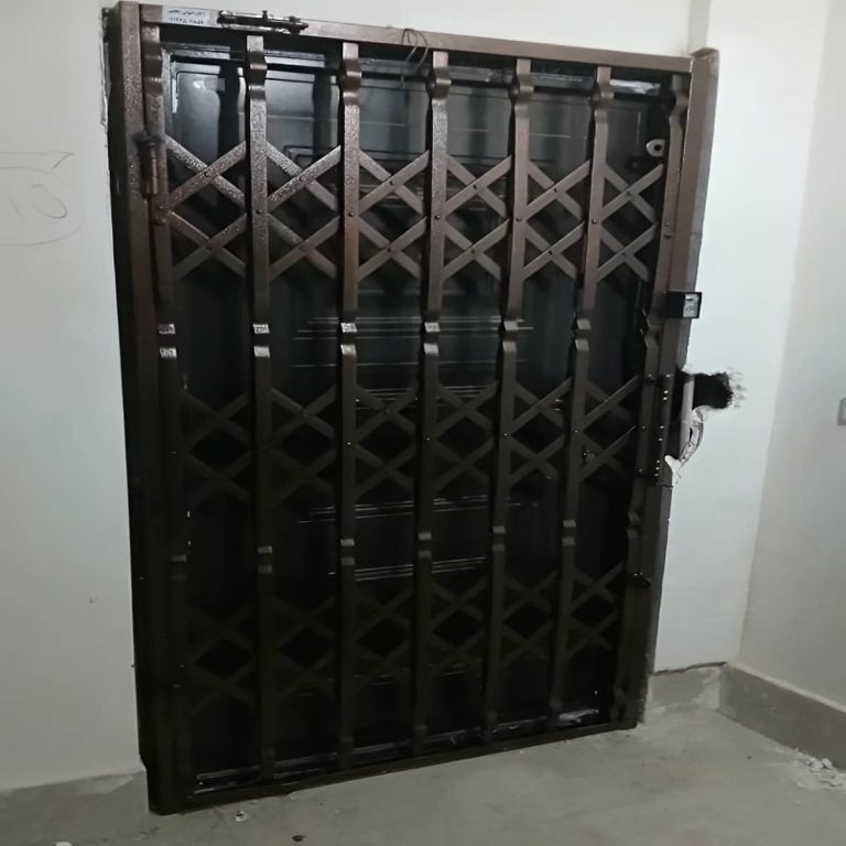 درب آکاردئونی مشکی اهواز ورودی آپارتمان
