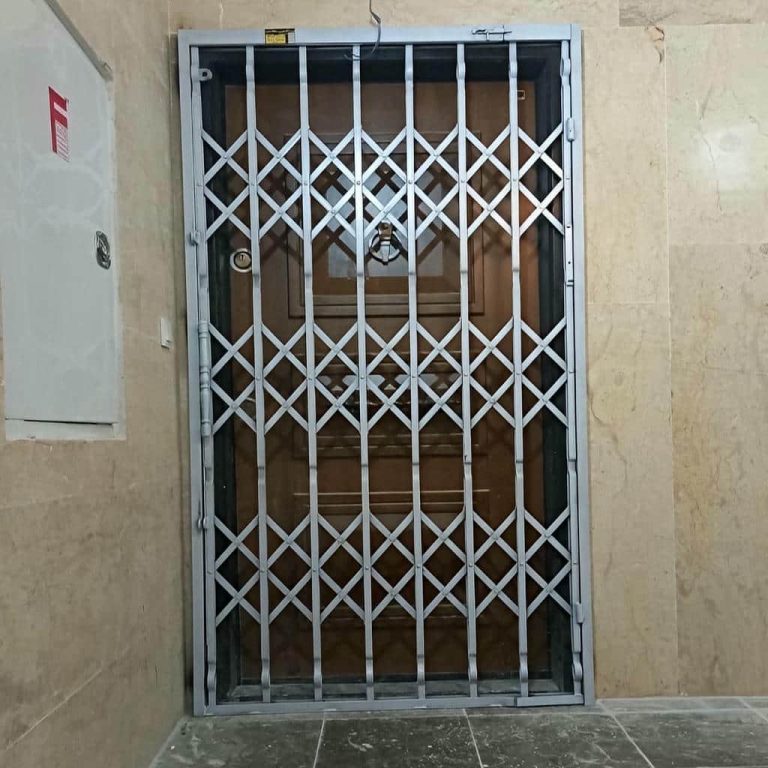حفاظ لولایی درب فلزی اهواز با طراحی ساده حفاظ لولایی درب فلزی اهواز با طراحی ساده
