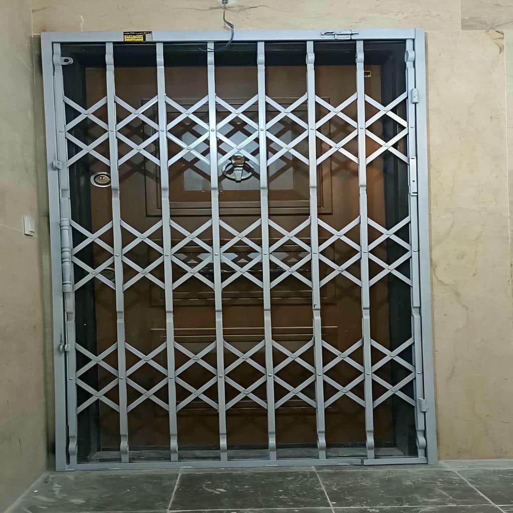 گارد آکاردئونی با طراحی ساده ورودی
