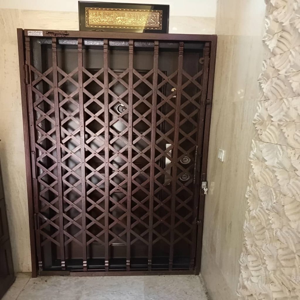 نرده آکاردئونی اهواز ورودی آپارتمان مدرن