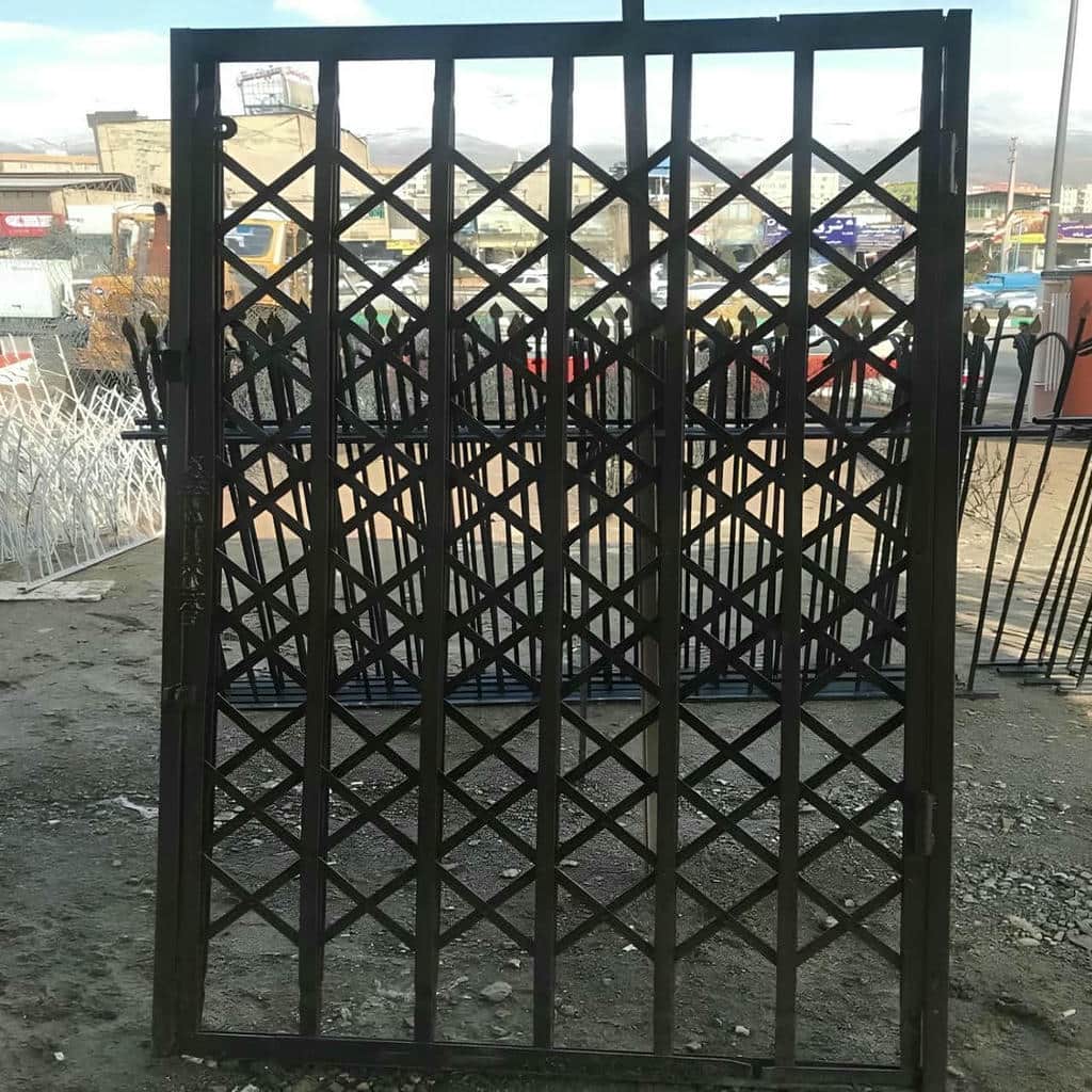 محافظ ورودی آپارتمان اهواز با طراحی ساده