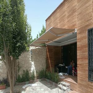 سایبان ریموت دار اهواز با پارچه مقاوم و طراحی هماهنگ نما