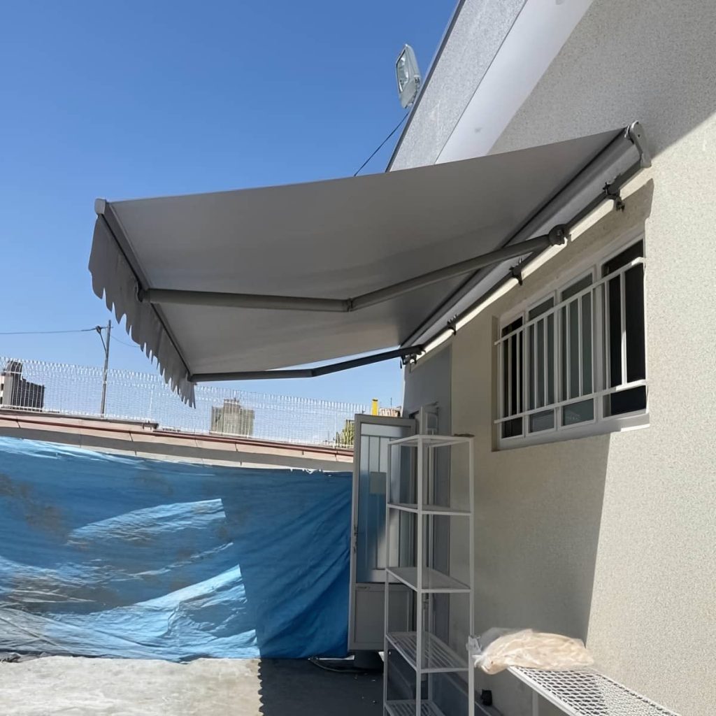 سازه سایه بان اتوماتیک با رنگ سفارشی