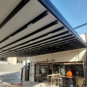 سایبان ریموت دار اهواز با پوشش مقاوم