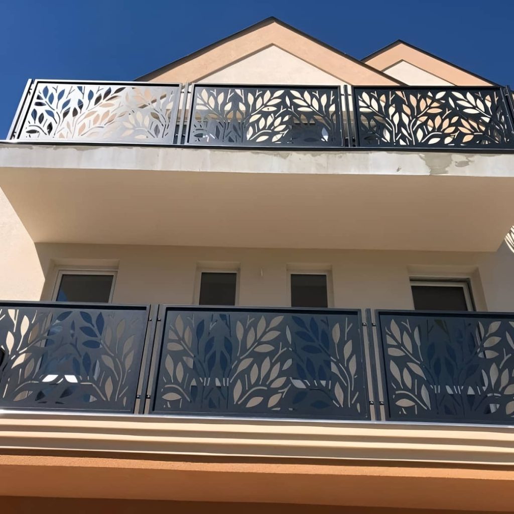 نرده راه پله مدرن اهواز در ساختمان