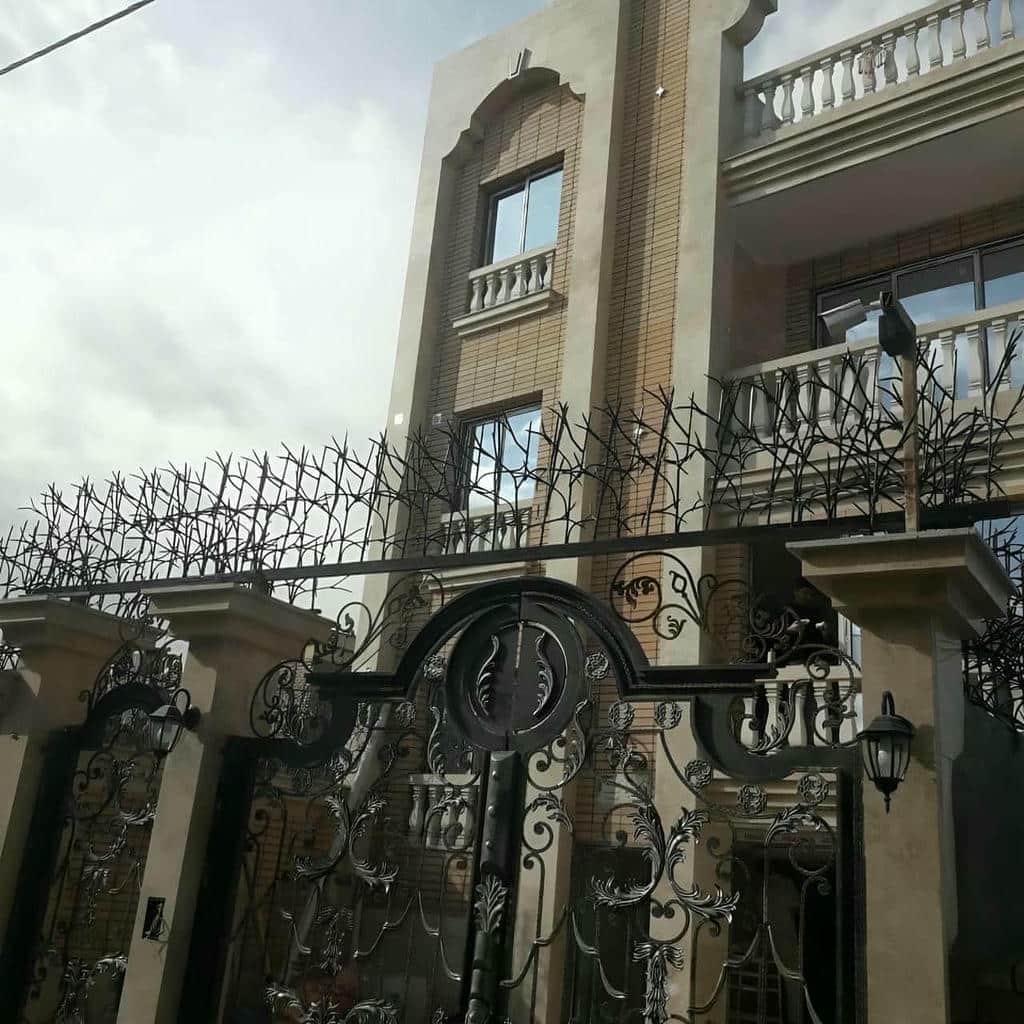 حفاظ ضد سرقت دیوار اهواز کنار نمای ساختمان