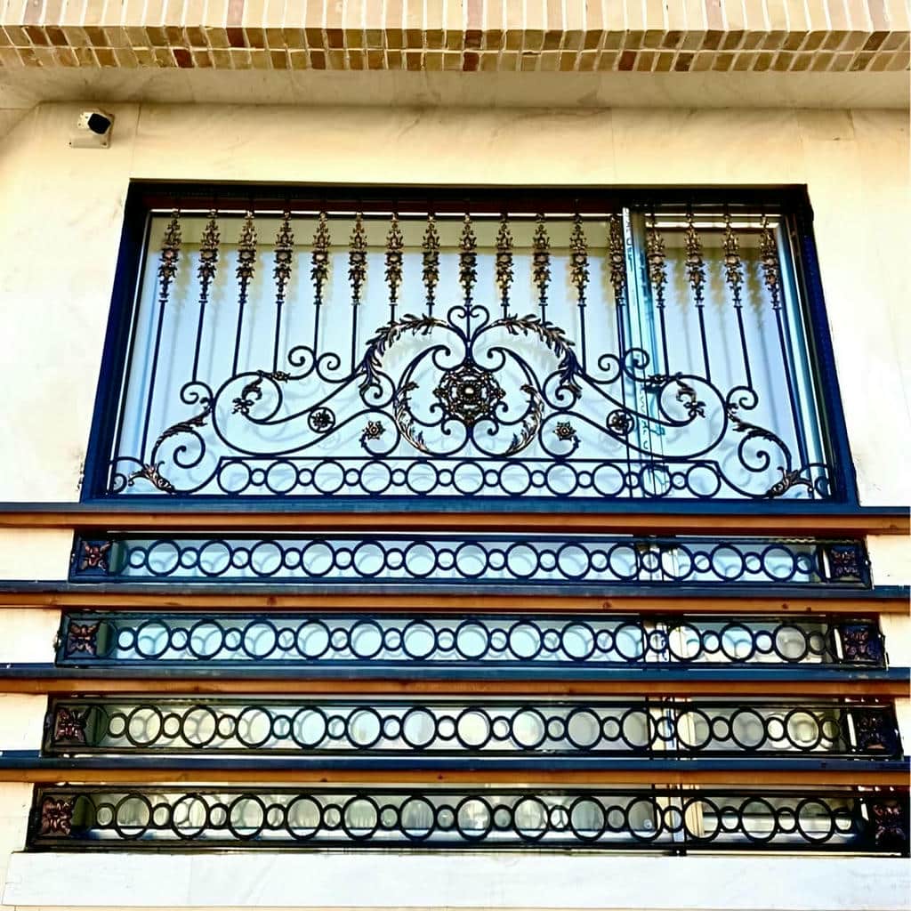 محافظ پنجره طرح دار با رنگ هماهنگ